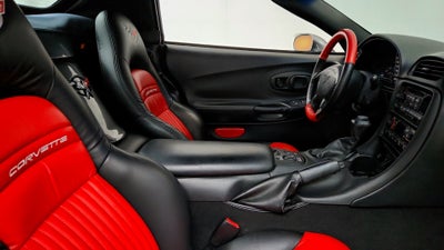 2004 Chevrolet Corvette Base