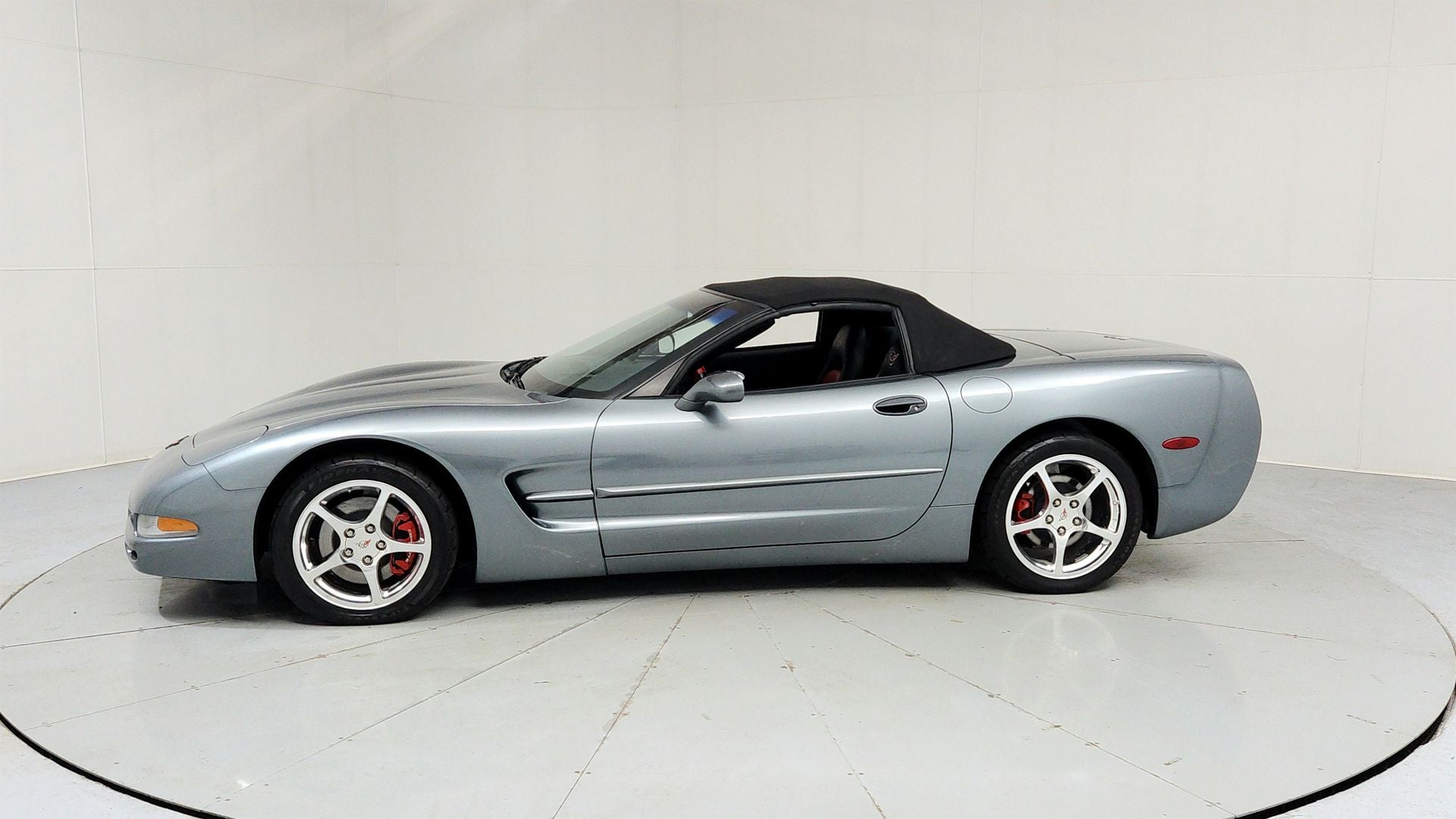 2004 Chevrolet Corvette Base