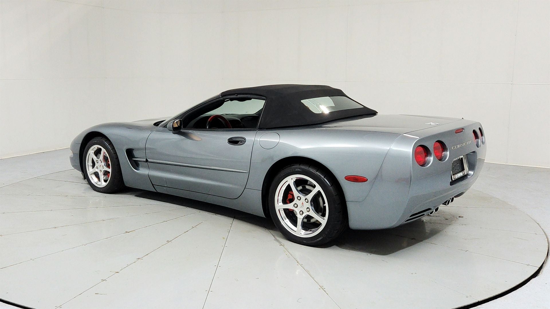 2004 Chevrolet Corvette Base
